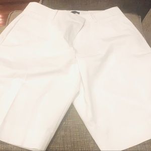 New White Ann Taylor Boardwalk Shorts Mid-rise, Curvy. Size 8. Drop 19 inches.